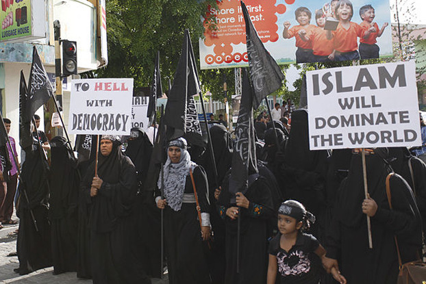 Manifestation pro-charia dans les Maldives.